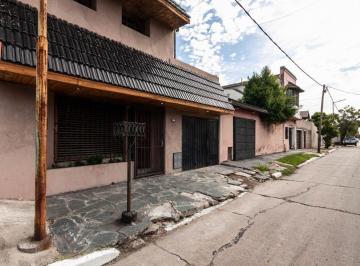 PH de 4 ambientes, Lomas de Zamora · Venta PH Tipo Casa 4 Ambientes con Terraza Al Frente en Temperley.