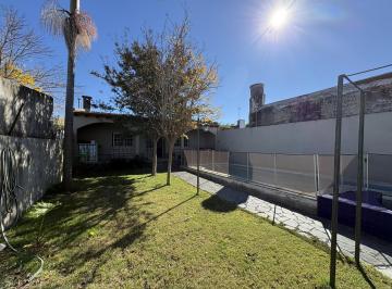 PH · 179m² · 6 Ambientes · Casa en PH Independiente C/ Parque, Pileta y Quincho