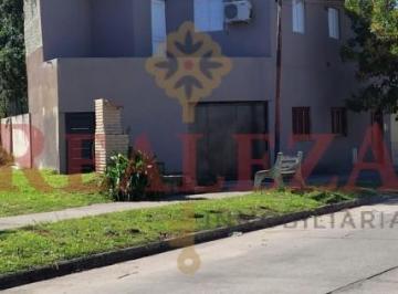 Casa · 81m² · 3 Ambientes · 1 Cochera · Casa Planta Alta