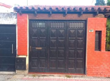 PH de 3 ambientes, Lanús · Venta de PH Al Frente 3 Ambientes C/ Garaje, Patio y Terraza en Remedios de Escalada. 190 m² Totales