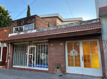 Casa de 5 ambientes, La Matanza · Casa en Lote Propio de 5 Amb con Cochera y Fondo a Refaccionar + Local Al Frente // Alvarado 767