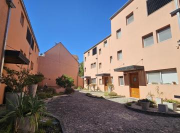 Casa · 113m² · 5 Ambientes · 2 Cocheras · Espectacular Triplex en Condominio Cerrado.