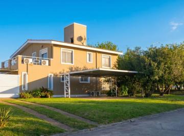 Casa de 8 ambientes, Córdoba · Casa en Venta en Valle Escondido en El Balcón con 754 m² de Lote y 373 m² Cub, de 4 Dorm.