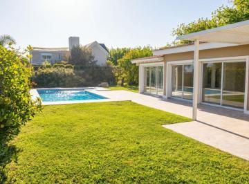 Casa de 8 ambientes, Córdoba · Casa en Venta en Valle Escondido en El Balcón con 754 m² de Lote y 373 m² Cub, de 4 Dorm.
