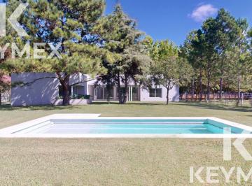 Casa · 186m² · 5 Ambientes · 2 Cocheras · Venta Casa Miralagos 3 Dorm.