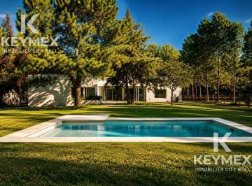 Casa · 186m² · 5 Ambientes · 2 Cocheras · Venta Casa Miralagos 3 Dorm.