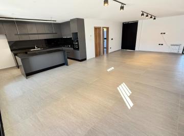 Casa · 254m² · 4 Ambientes · 2 Cocheras · Casa Premium a La Venta Campo Chico