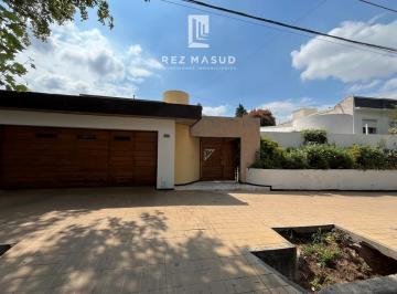 Casa · 449m² · 12 Ambientes · 3 Cocheras · Casa en Venta