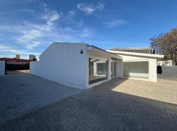 Local comercial · 200m² · Local 200 m² + Patio 600 m² + 12 Cocheras - Alquiler