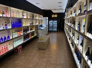 Fondo de comercio · 60m² · Fondo de Comercio Tienda de Bebidas Vinoteca Almagro
