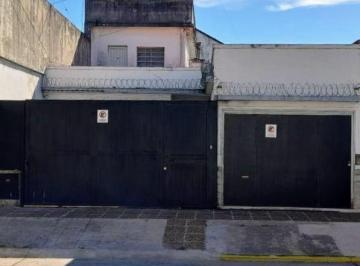 Casa · 80m² · 3 Ambientes · 2 Cocheras · Casa en Quilmes