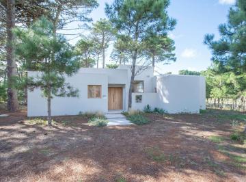 FACHADA · Casa en Venta en Pinamar Álamos