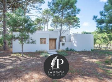 FACHADA · Casa en Venta en Pinamar Álamos