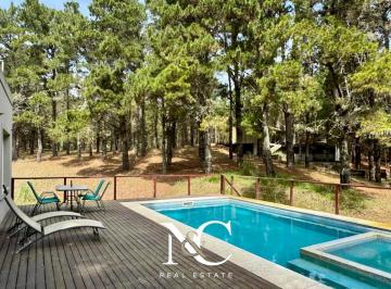 Casa · 160m² · 4 Ambientes · Casa en Venta en Costa Esmeralda con Gas Natural