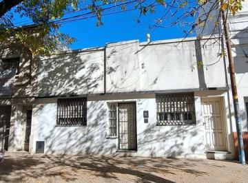 Casa · 130m² · 3 Dormitorios · Venta - Casa - 2 Dorm. - San Nicolas 1020 - Echesortu - Rosario