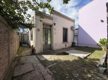 Casa · 293m² · 3 Dormitorios · 1 Cochera · 10 Entre 72 y 73