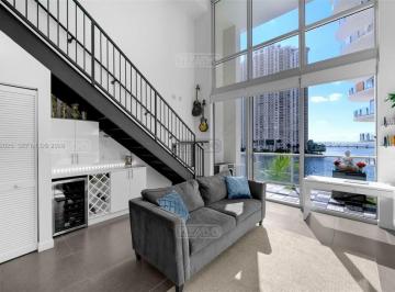 Departamento · 76m² · 2 Ambientes · 1 Cochera · Departamento Dúplex en Venta en Miami, Florida, Estados Unidos