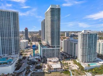 Departamento · 79m² · 2 Ambientes · 1 Cochera · Departamento en Venta en Hollywood, Miami, Florida