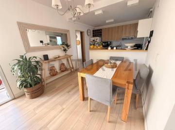 Departamento · 63m² · 3 Ambientes · 1 Cochera · Impecable Tres Ambientes con Cochera