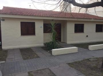Foto · Casa de Tres Dorm. en Venta