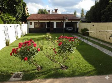Casa · 205m² · 3 Ambientes · 3 Cocheras · Casa 3 Ambientes City Bell La Plata Sobre Camino Centenario y 461 - Apto Crédito