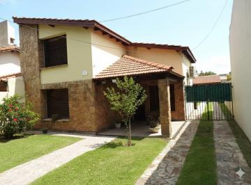 Casa · 205m² · 3 Ambientes · 3 Cocheras · Casa 3 Ambientes City Bell La Plata Sobre Camino Centenario y 461 - Apto Crédito