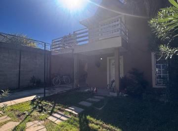 Casa · 200m² · 4 Ambientes · 2 Cocheras · Venta Casa 4 Ambientes con Terraza y Pileta en Don Torcuato