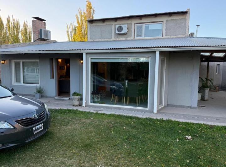 Casa · 300m² · 2 Dormitorios