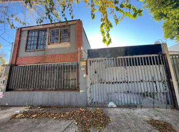 Bodega-Galpón · 316m² · 2 Ambientes · 1 Cochera · Venta de Galpon en Ituzaingó Sur