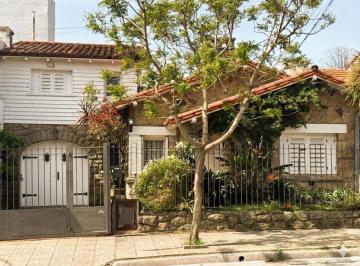 Casa · 147m² · 6 Ambientes · 1 Cochera · Alquiler Chalet Uso Profesional Zona Stella Maris