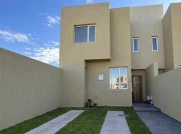 PH · 250m² · 4 Ambientes · 1 Cochera · Venta Casa en PH, Confluencia, Neuquén