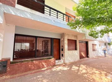 Casa de 5 ambientes, La Plata · Casa en Venta