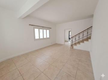 Casa · 150m² · 7 Ambientes · 1 Cochera · Alquiler Casa Esquina San Jose 3 Dorm