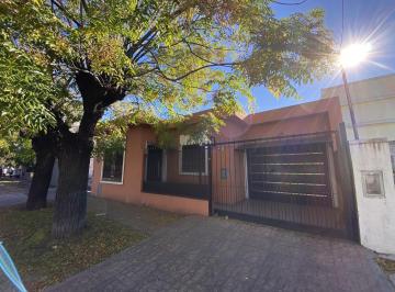 Casa · 175m² · 4 Ambientes · 2 Cocheras · Casa 4 Ambientes en Venta Bella Vista