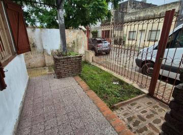 Casa de 3 ambientes, Morón · Casa 3 Ambientes con Patio Saturnino Segurola 1114 Villa Sarmiento Moron