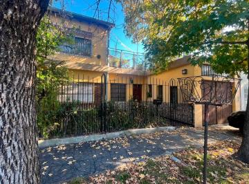 Casa · 130m² · 2 Dormitorios · 1 Cochera · Casa 3 Ambientes