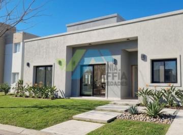 Casa · 143m² · 5 Ambientes · Casa Quinta en Venta en San Pablo, Pilar, G. B. a. Zona Norte