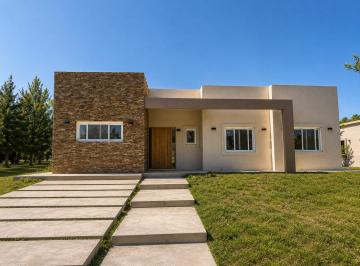 Casa · 170m² · 4 Ambientes · Casa en Venta en Casuarinas del Pilar, Zelaya, Pilar