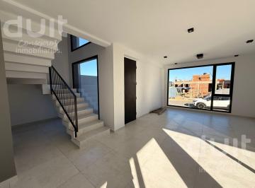 Casa · 162m² · 5 Ambientes · 2 Cocheras · Casa en Rincones de Manantiales 2