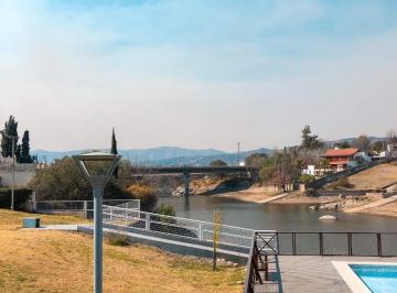 Casa · 150m² · 5 Ambientes · 2 Cocheras · Casa en Complejo Villa Carlos Paz