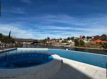 Casa · 150m² · 5 Ambientes · 2 Cocheras · Venta Casa 3 Dorm. en Villa del Lago, con Pileta, Gimnasio y Seguridad 24 Horas