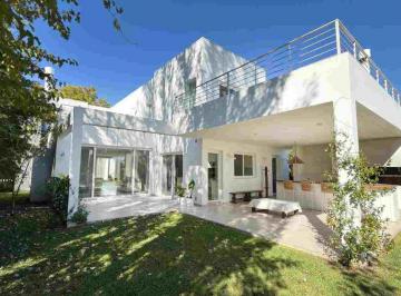 Casa · 257m² · 5 Ambientes · Venta Casa 5 Amb Al Rio Santa Catalina Villanueva