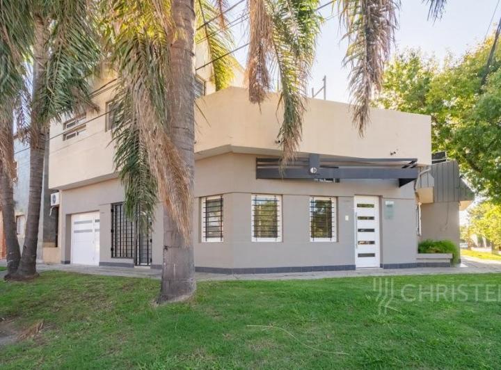 Casa · 127m² · 5 Ambientes · 1 Cochera