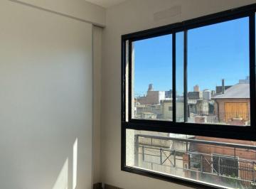 Departamento de 2 ambientes, Tres de Febrero · 2 Ambientes de 42 m² con Amplio Placard en Edificio de Categoría