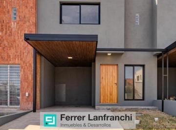 Casa · 110m² · 9 Ambientes · 2 Cocheras · Casa en Prados de Manantiales