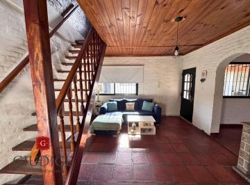 Casa · 116m² · 4 Ambientes · 3 Cocheras · Casa 4 Ambientes con Pileta Sobre Lote 12,50x60 (Apta Crédito)
