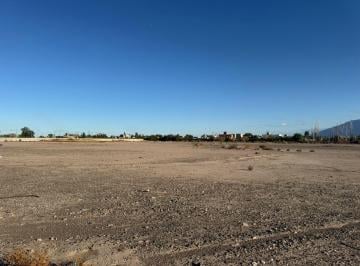 Terreno · 3500m² · Terreno con Galpones en Rawson.