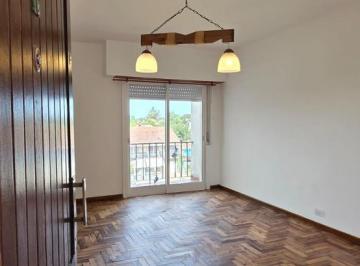 Departamento · 62m² · 4 Ambientes · Departamento 4 Ambientes - Muy Buen Estado - Muy Luminoso. Gran Oportunidad de Compra!