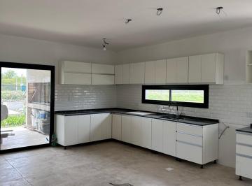 Casa · 170m² · 5 Ambientes · 2 Cocheras · Venta - Casa - 5 Ambientes - 4 Dorm. - Pileta - a Estrenar - San Sebastian - Area 9 - Escobar - Apta Credito