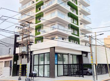 Local comercial · 77m² · 3 Ambientes · Local Comercial en Esquina!